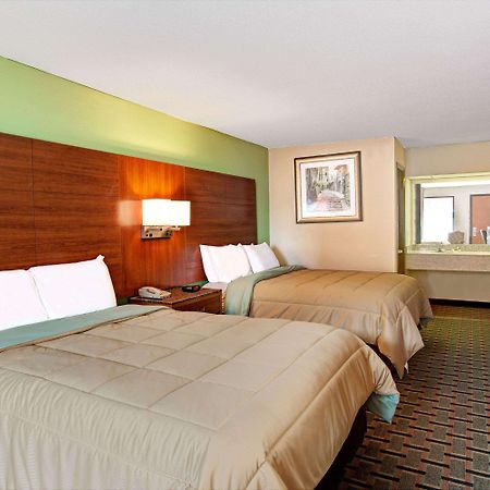 Days Inn Conover/Hickory Bagian luar foto