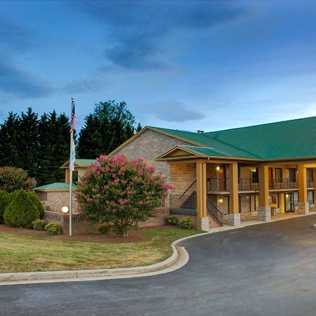 Days Inn Conover/Hickory Bagian luar foto