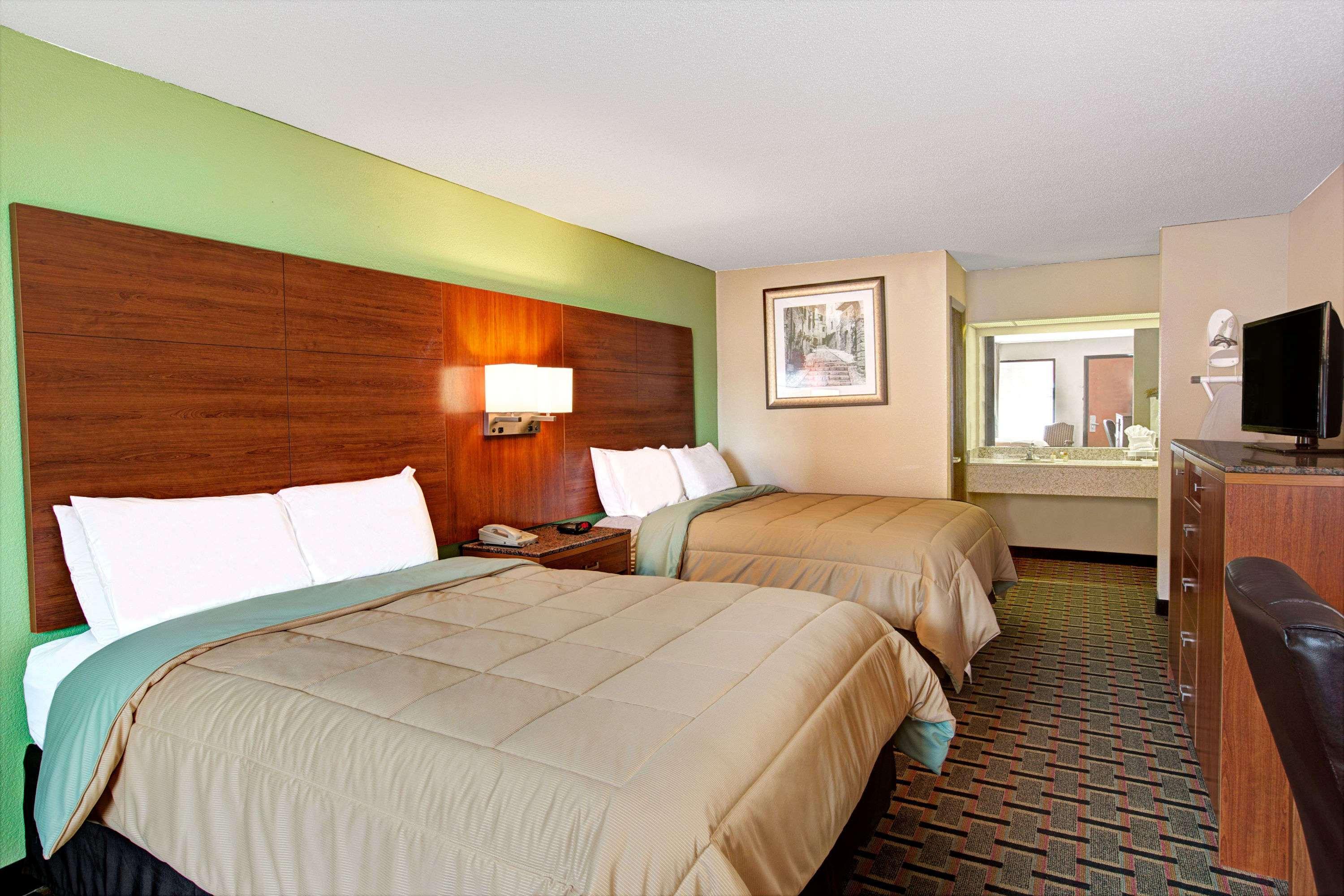 Days Inn Conover/Hickory Bagian luar foto