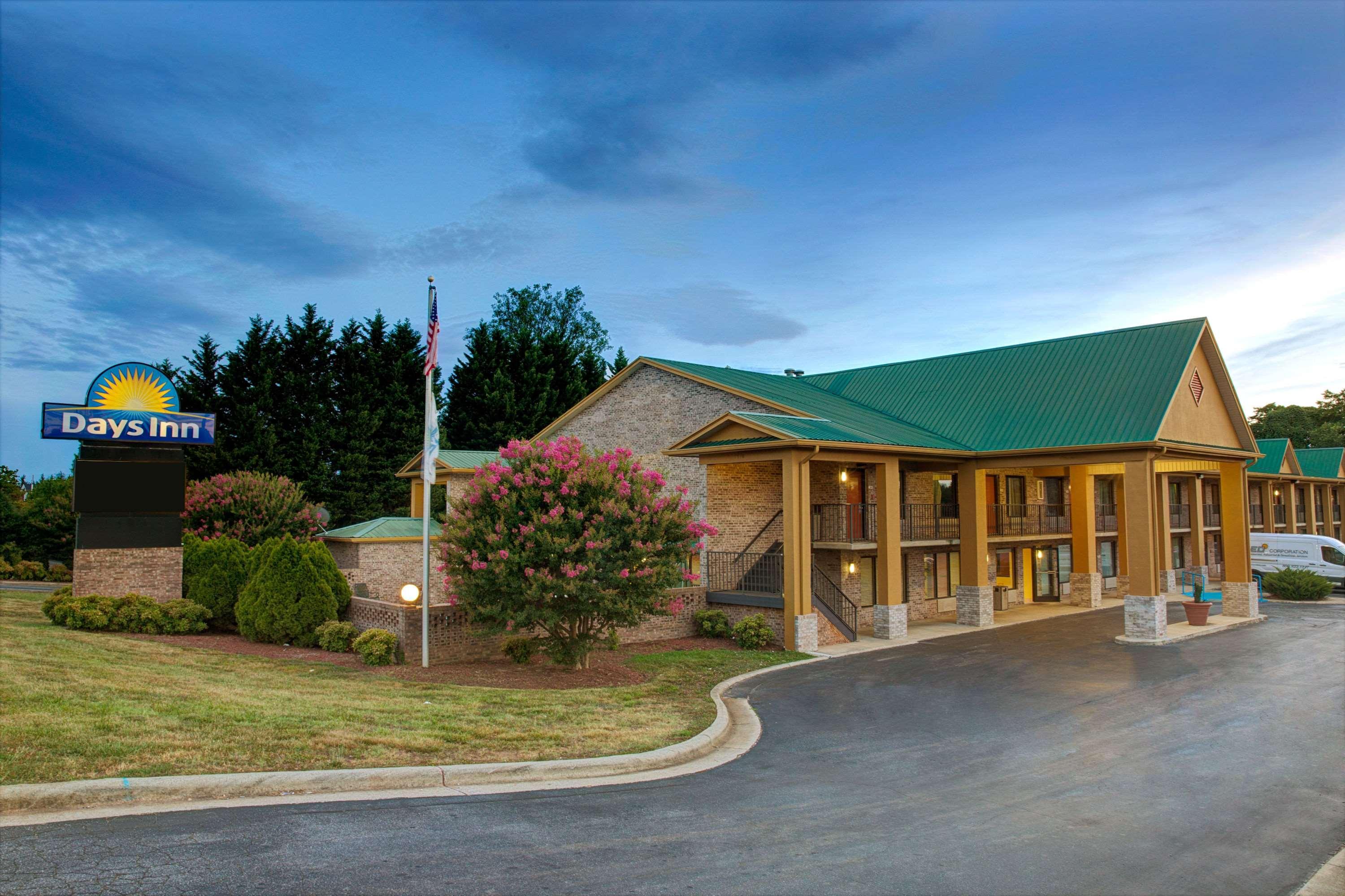 Days Inn Conover/Hickory Bagian luar foto