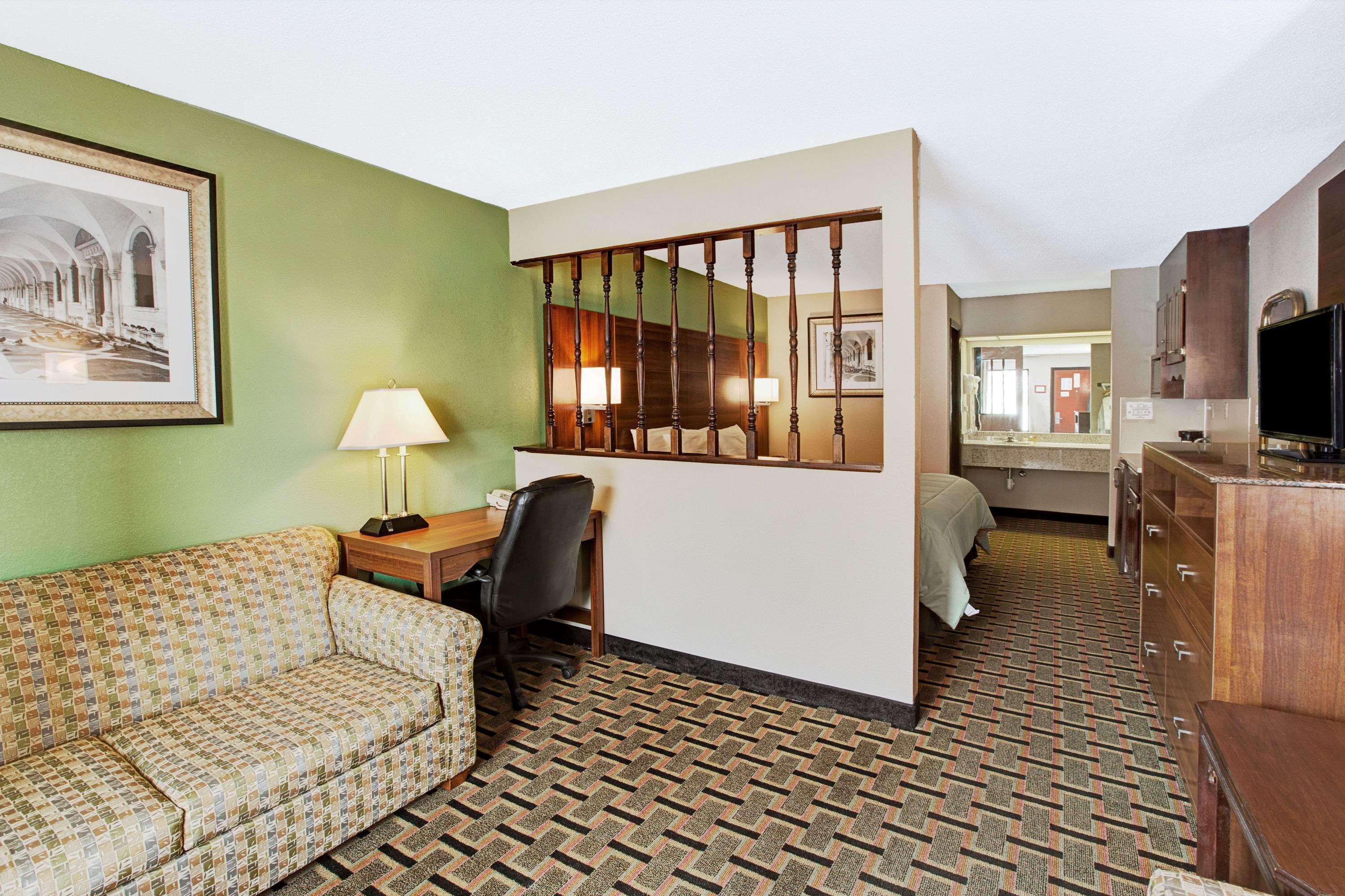 Days Inn Conover/Hickory Bagian luar foto