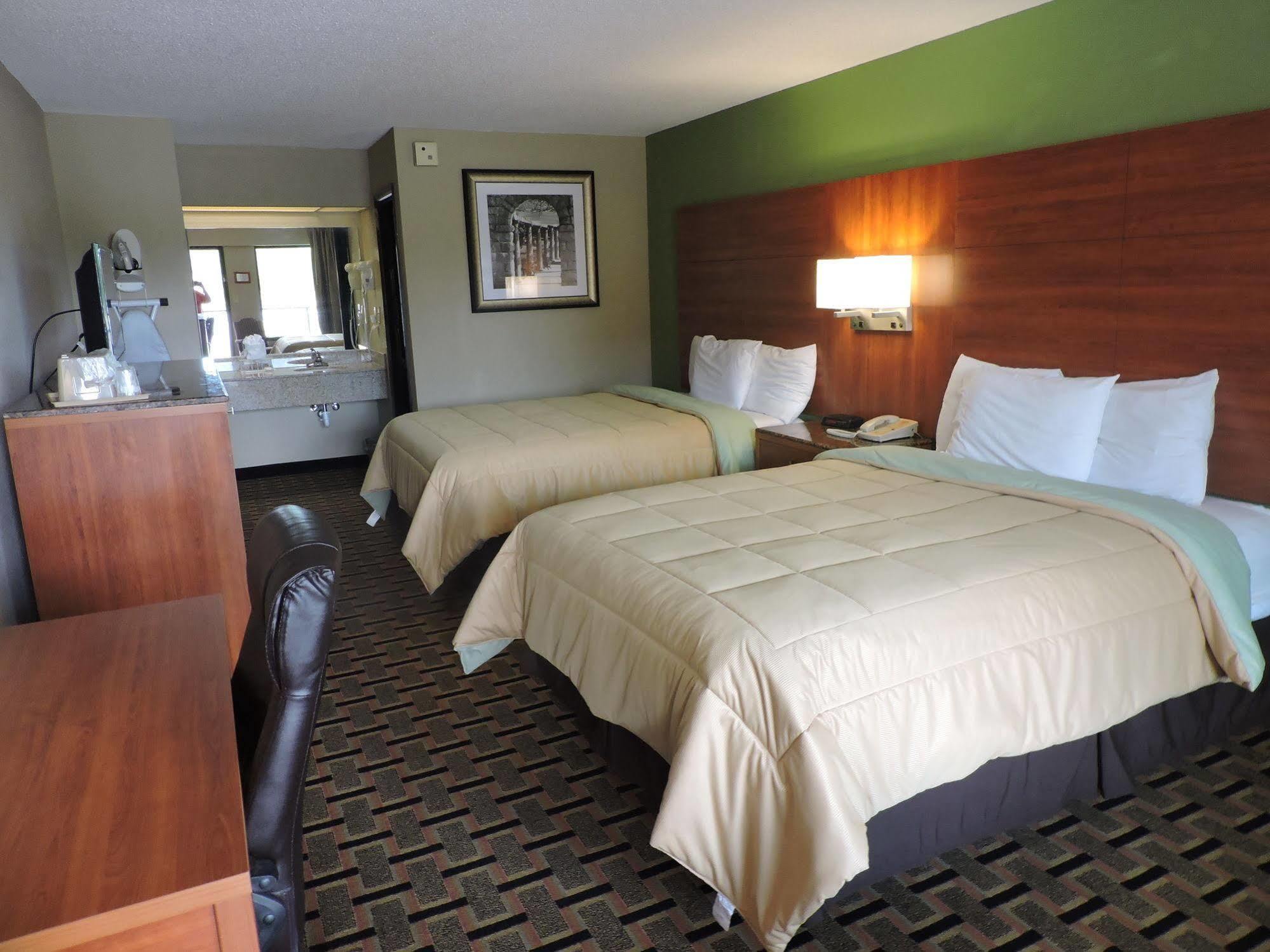 Days Inn Conover/Hickory Bagian luar foto