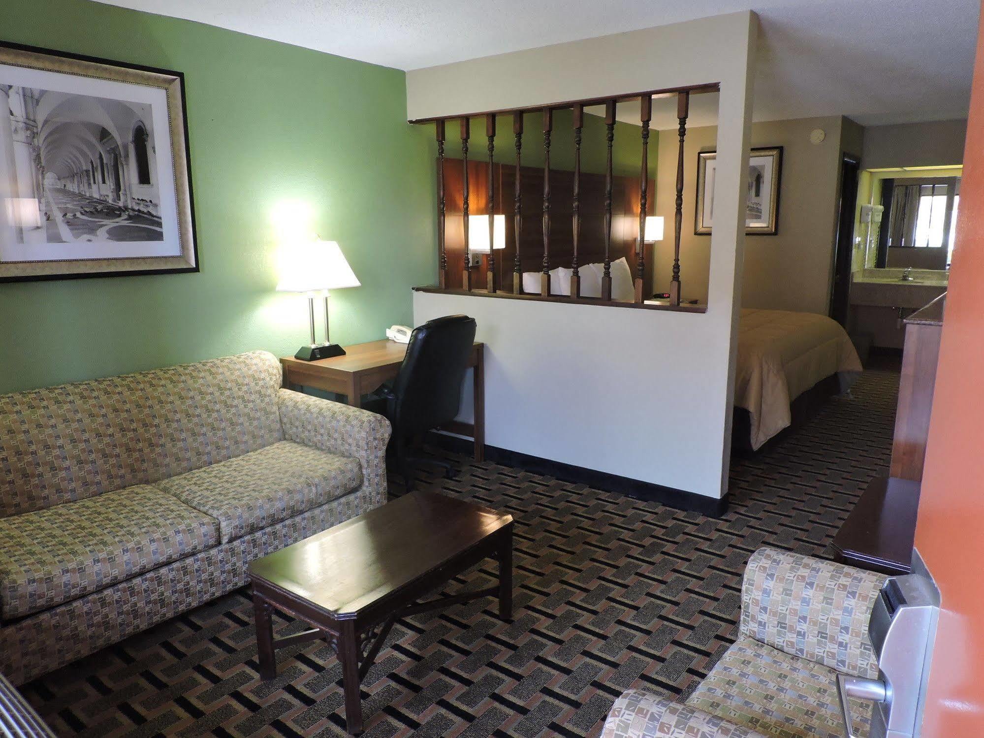Days Inn Conover/Hickory Bagian luar foto