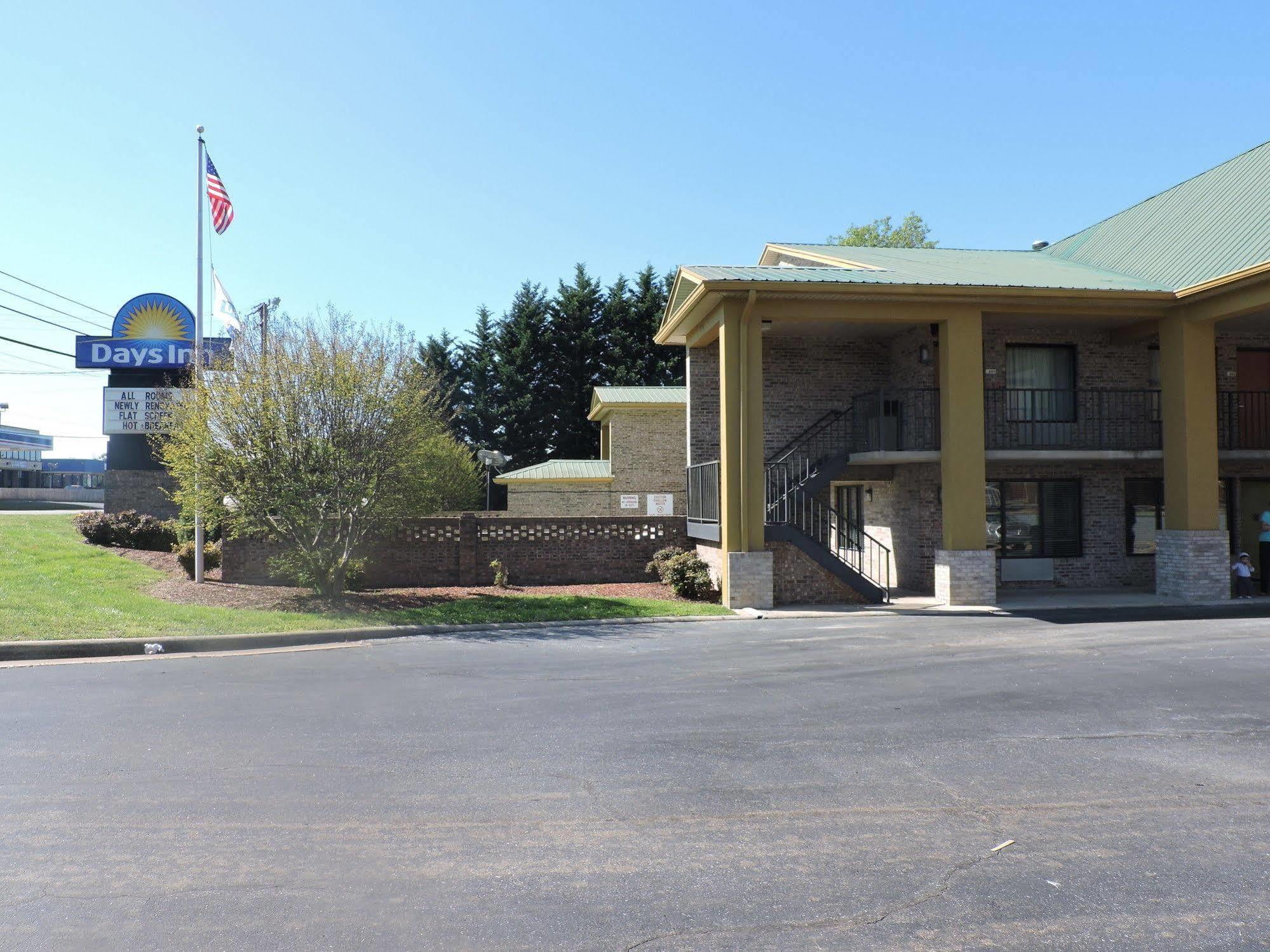 Days Inn Conover/Hickory Bagian luar foto
